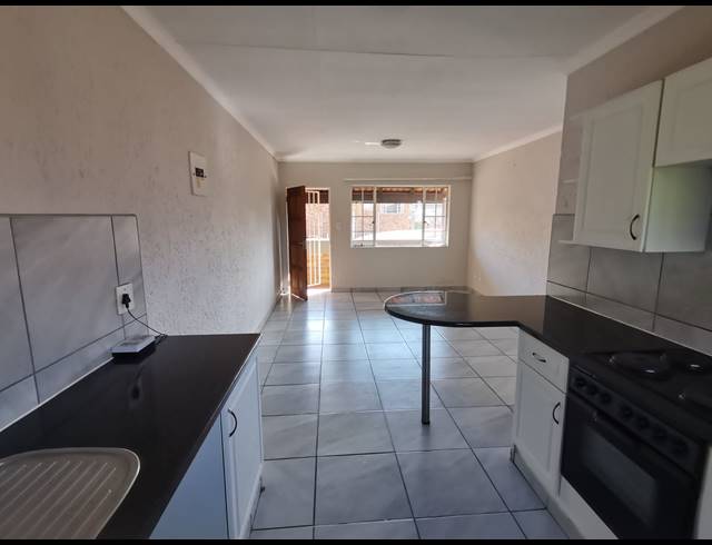 2 BEDROOM APARTMENT FOR SALE IN KENLEAF